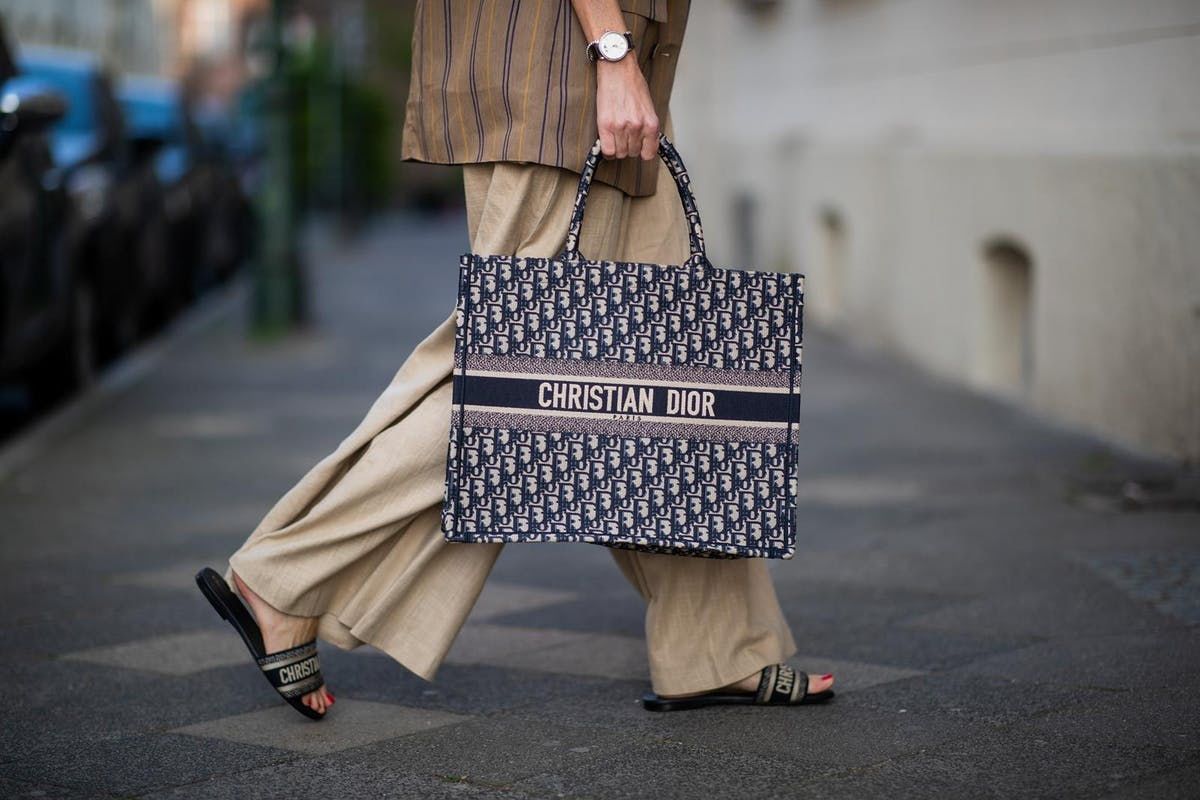 Top 8 Luxury Timeless Tote Bags - Global Fashion Report