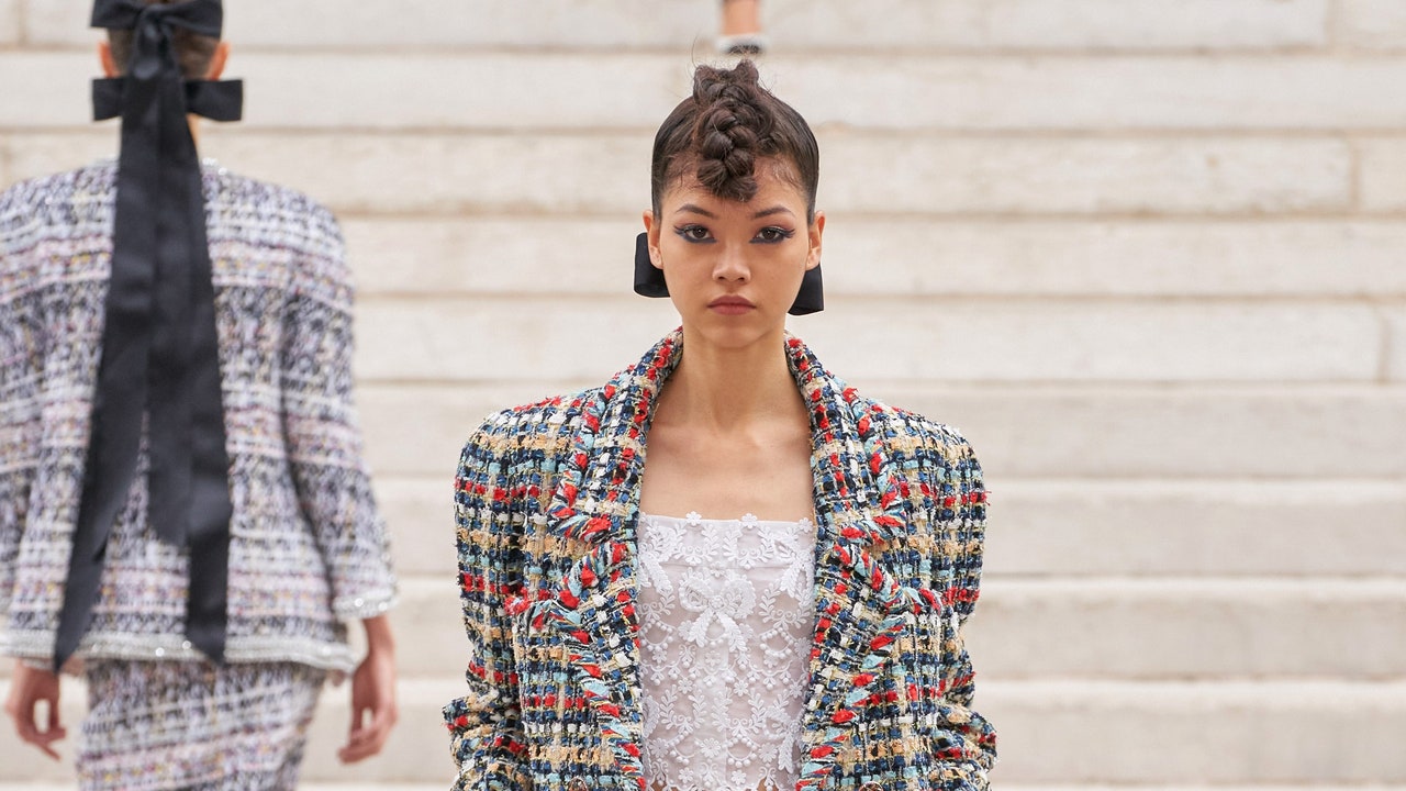 Chanel’s Classic Hair Bow Goes Rock’n’Roll for Couture
