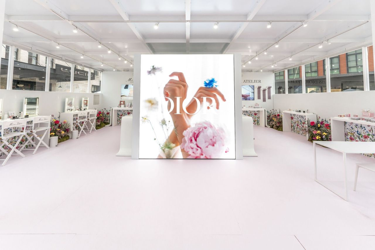 Discover the new Miss Dior pop-up store and the 'As Seen By' exhibition in  Japan – Yakymour